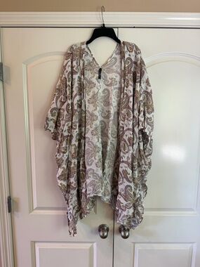 Lightweight Paisley Wrap Scarf in Taupe and Cream